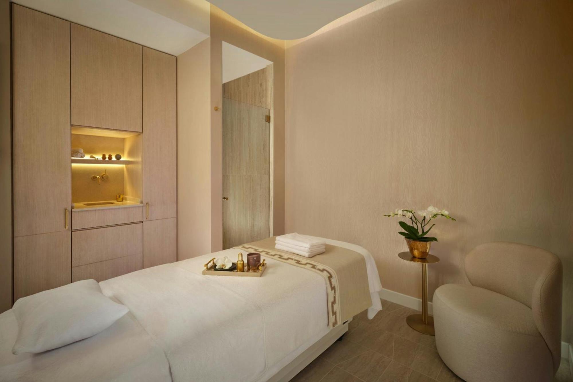 The Ritz-Carlton Hotel De La Paix, Женева Экстерьер фото